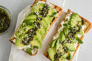 avocado toast with pesto sauce