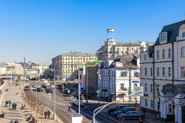Fototapeta na wymiar Yakimanskaya embankment, view from the Patriarch's Bridge