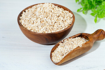 オートミール（低糖質、食物繊維豊富、グルテンフリーで健康志向の人に大人気の食材）