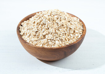 オートミール（低糖質、食物繊維豊富、グルテンフリーで健康志向の人に大人気の食材）