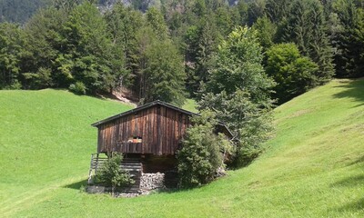 alte scheune in den alpen