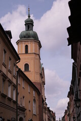 Many beautiful old buildings, streets and temples have been preserved in old Warsaw. Warsaw (Poland).