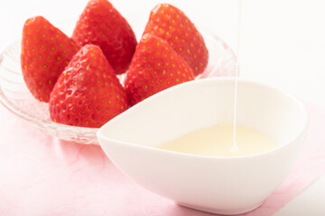 苺　練乳イメージ