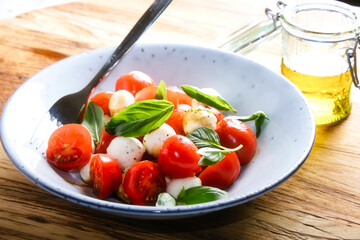 Tomato mozzarella salad