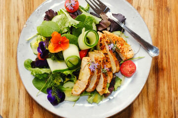 Spring salad with chicken