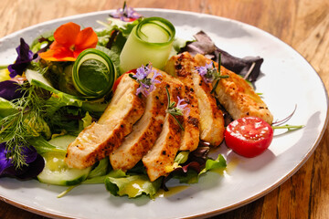 Spring salad with chicken