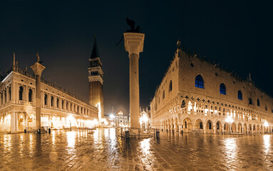 Fototapeta na wymiar San Marco Venezia by night