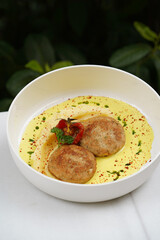Mashed potatoes and chicken cutlet, close-up