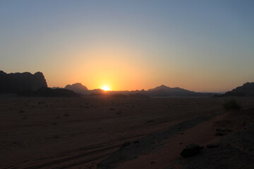 tramonto nel deserto