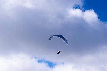 Parapente en Áger - día nuboso
