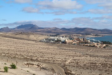 Widok na miasteczko Costa Calma, Fuerteventura, Wyspy Kanaryjskie - obrazy, fototapety, plakaty
