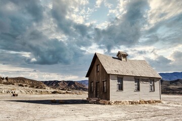 abandoned house in the desert