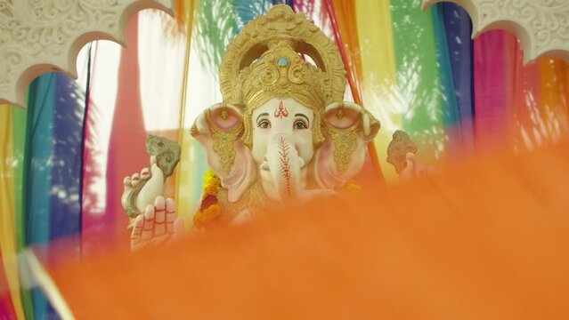 Lord Ganesha Murti, Ganapati Statue, Ganesh Chaturthi Indian Festival, Colorful Indian Backgrounds