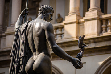 Pinacoteca di Brera, Milano, Statua di Napoleone altri monumenti