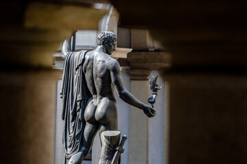 Pinacoteca di Brera, Milano, Statua di Napoleone altri monumenti