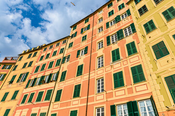 Camogli, Liguria, case colorate sul lungomare