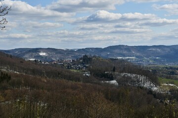 Landschaften mit Schneeresten in Lindenfels / Odenwald