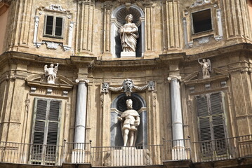 Fototapeta na wymiar Place des Quattro Canti à Palerme. Sicile