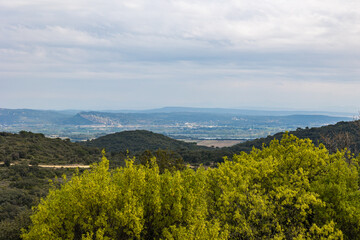 Vue sur la Vallée du Rhône depuis le Château de Gicon (Occitanie, France)