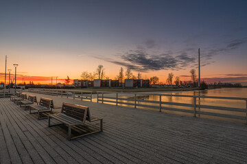 Fototapeta premium A beautiful, sunny and frosty morning at a small lake in the town of Znin.