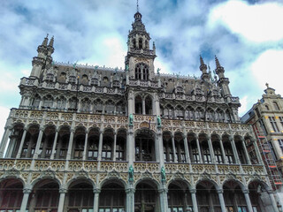 Fototapeta na wymiar The gothic Town Hall of the City of Brussels, Belgium on the Grand-Place 