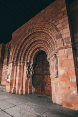 Fototapeta na wymiar catedral , Avila ,España ,iglesia ,religión ,puerta ,basilical san Vicente