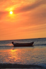 Naklejka premium Sunsets awesome, different persons taking selfie pic outside, lifestyle happiness in couple