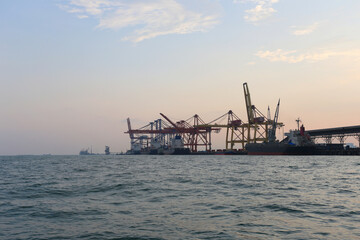 Fototapeta na wymiar Deep sea port in the morning.