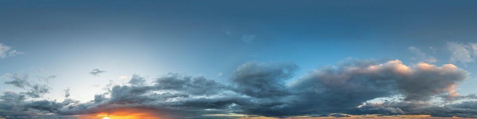 Naklejka na ściany i meble 360° Panorama, Abendhimmel, Wolken, ohne Boden, zur Verwendung in 3D-Grafiken, Himmelsersatz für Kompositionen in sphärischen Luft- und Bodenpanoramen als Himmelskuppel 