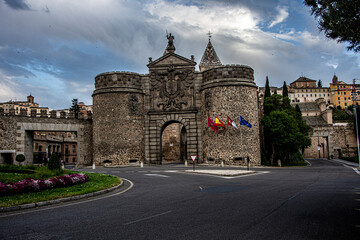 puerta bisagra toledo color