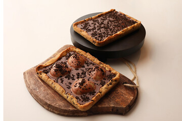 Tarte Cookie Chocolat Caramel aux brisures d'Oréo & Poires