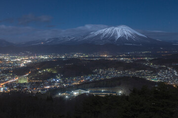 夜の岩手山（岩山展望台）