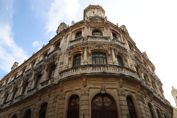 Fototapeta premium Ancient building in Old Havana, Cuba