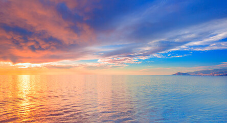 Fototapeta na wymiar Amazing sunset at the famous mediterranean - Alanya, Turkey