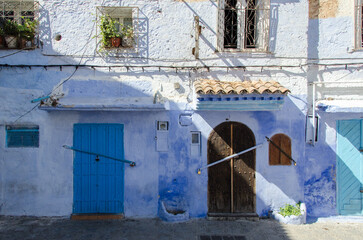 Calles típicas de Chaouen Marruecos, pueblo azul - 497559787