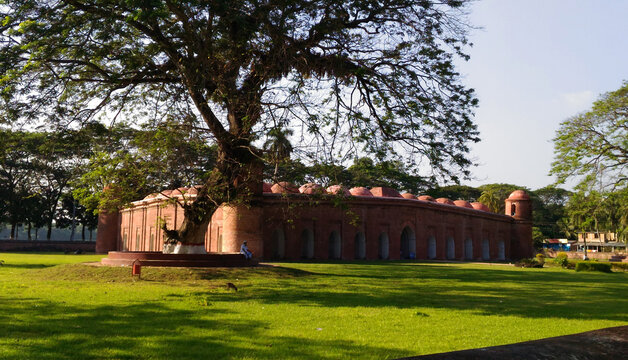 The exterior of Shat Gombuj Mosque in Bagerhat, Bangladesh. UNESCO World Heritage site.