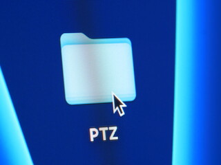 PTZ - Prêt à taux zéro - photo macro d'un dossier sur un écran d'ordinateur