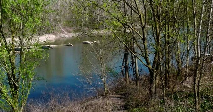 Fiume Po isola internati relitto seconda guerra mondiale