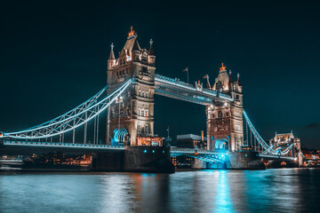 Towerbridge blue light