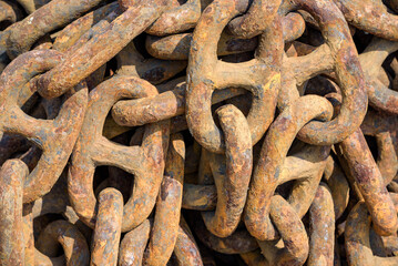Rusted iron chain (anchor chain)