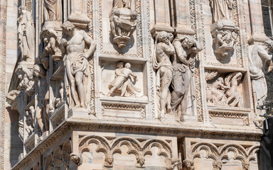 Fototapeta premium Statues facade Cathedral of Milan Cathedral
