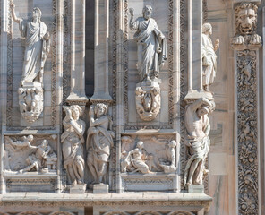 Obraz premium Statues facade Cathedral of Milan Cathedral