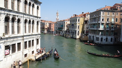 Fototapeta na wymiar Vista desde el Ponte Vecchio