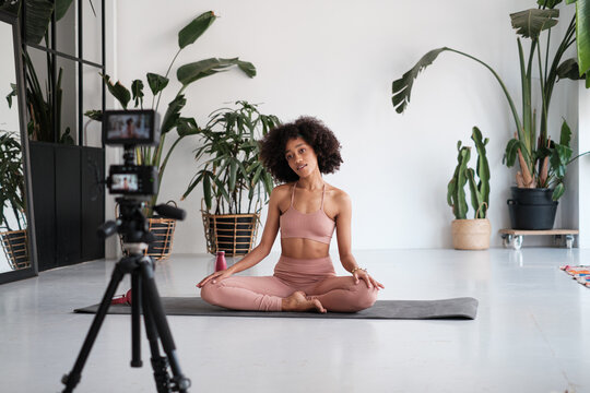  fitness class by streaming with instructor