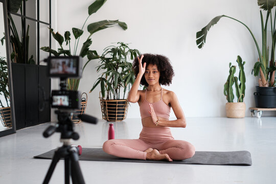  fitness class by streaming with instructor