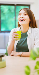 woman drink green tea