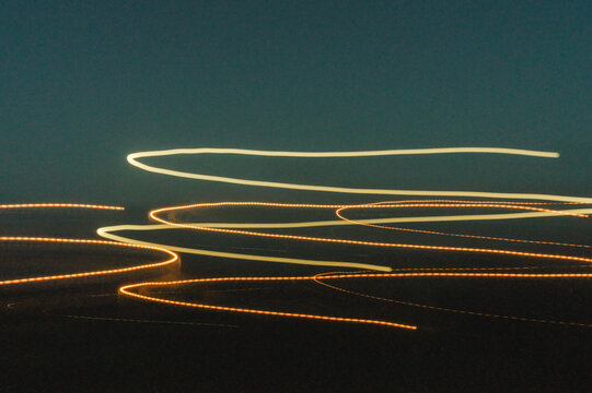 The lights that shake in the evening.