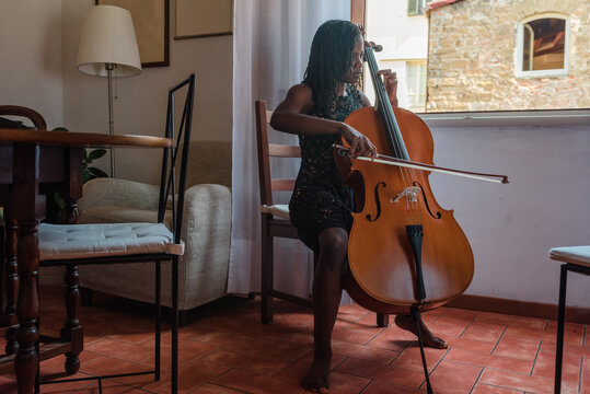 Teenage girl with cello