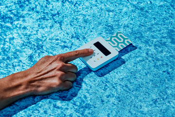 inserting the PIN code in a wireless payment terminal