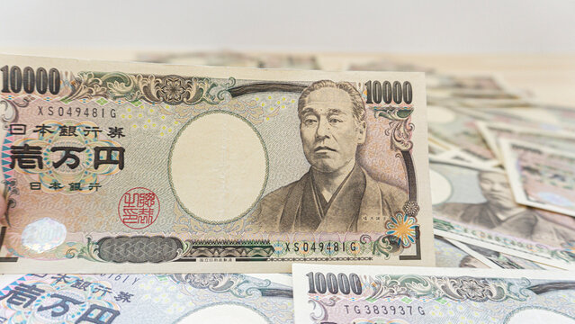 日本のお金の一万円札のイメージ_06